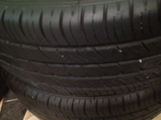 ขายล้อแม็ก Vios พร้อมยาง 185 60 15 ปี 14 ขายล้อแม็ก Vios พร้อมยาง 185 60 15 ปี 14