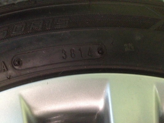 ขายล้อแม็ก Vios พร้อมยาง 185 60 15 ปี 14 ขายล้อแม็ก Vios พร้อมยาง 185 60 15 ปี 14