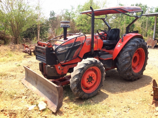 ขายรถไถ kubota M7040 สภาพพร้อมใช้ สนใจติดต่อ