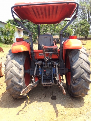 ขายรถไถ kubota M7040 สภาพพร้อมใช้ สนใจติดต่อ