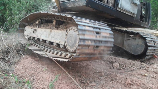 ขายแบ็คโคkomatsu pc200-5ไฟฟ้าเต็ม เล่มทะเบียน ช่วงล่างดีสภาพพร้อมทำงาน บูมสวย ขายแบ็คโคkomatsu pc200-5ไฟฟ้าเต็ม เล่มทะเบียน ช่วงล่างดีสภาพพร้อมทำงาน บูมสวย