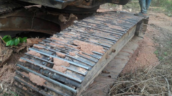 ขายแบ็คโคkomatsu pc200-5ไฟฟ้าเต็ม เล่มทะเบียน ช่วงล่างดีสภาพพร้อมทำงาน บูมสวย ขายแบ็คโคkomatsu pc200-5ไฟฟ้าเต็ม เล่มทะเบียน ช่วงล่างดีสภาพพร้อมทำงาน บูมสวย