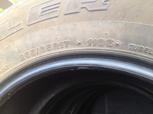 ขายยางบริดโตนขอบ 17 255/65/17 ปี 15 ดอกหนาๆ