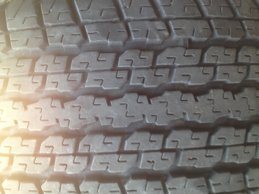 ขายยางบริดโตนขอบ 17 255/65/17 ปี 15 ดอกหนาๆ