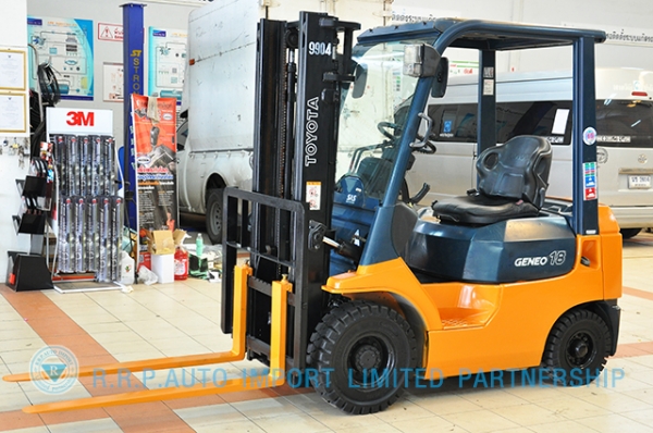 ขายรถโฟล์คลิฟท์มือสอง TOYOTA รุ่น 7FD18-10981 ราคา 295,000 บาท นำเข้าจากประเทศญี่ปุ่น 100\% ไม่เคยใช้งานในไทย