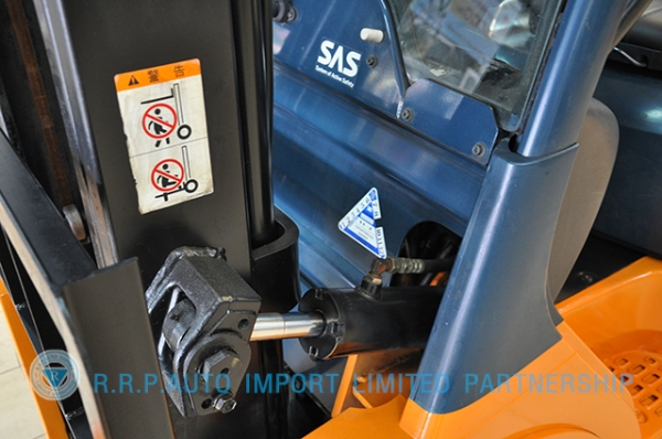 ขายรถโฟล์คลิฟท์มือสอง TOYOTA รุ่น 7FD18-10981 ราคา 295,000 บาท นำเข้าจากประเทศญี่ปุ่น 100\% ไม่เคยใช้งานในไทย