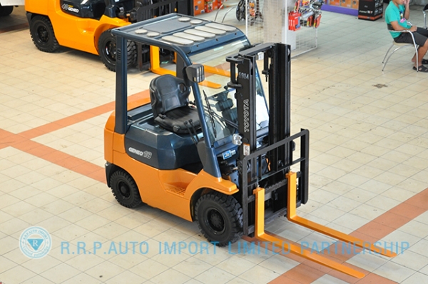 ขายรถโฟล์คลิฟท์มือสอง TOYOTA รุ่น 7FD18-10981 ราคา 295,000 บาท นำเข้าจากประเทศญี่ปุ่น 100\% ไม่เคยใช้งานในไทย