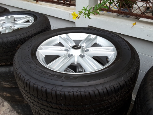 ล้อ isuzu blue power 1.9 ddi ขอบ 18 พร้อมยางถอดป้ายแดงปี 16 ชุดล่ะ 25500