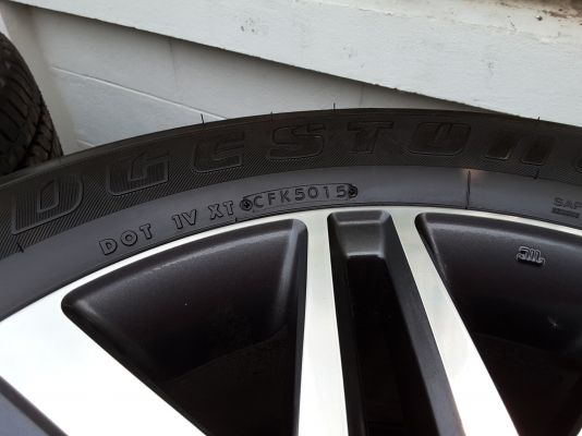 ล้อ all new fortuner ขอบ 18 พร้อมยาง 265 60 18 ปลายปี 15 ชุดล่ะ 26500