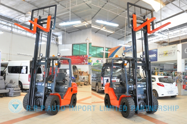 ขายรถโฟล์คลิฟท์มือสอง TOYOTA รุ่น 8FD30-30979 ราคา 590,000 บาท นำเข้าจากประเทศญี่ปุ่น 100\% ไม่เคยใช้งานในไทย