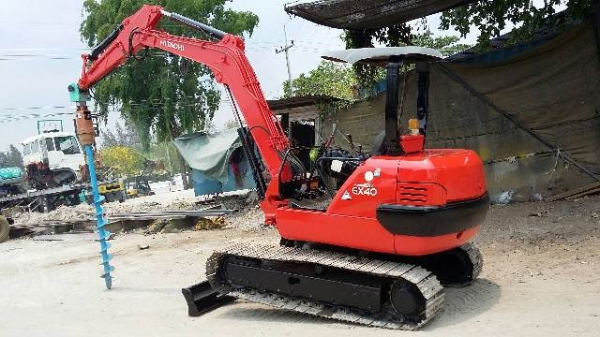 รถเจาะดิน HITACHI EX40 พิเศษแถมสว่านเจาะดิน พร้อมบุ้งกี๋