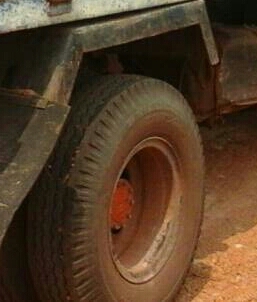 หกล้อ อีซูชุ KS 110 ดั้ม 3คิว พ.เวอร์ ช่วงล่างใหญ่ F หน้า-หลัง F สภาพดีใช้วิ่งงานประจำ  เล่มทะเบียนภาษีไม่ขาด พร้อมโอน