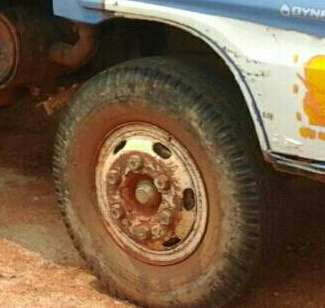 หกล้อ อีซูชุ KS 110 ดั้ม 3คิว พ.เวอร์ ช่วงล่างใหญ่ F หน้า-หลัง F สภาพดีใช้วิ่งงานประจำ  เล่มทะเบียนภาษีไม่ขาด พร้อมโอน