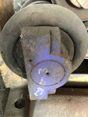 โรลเลอร์รถขุด komatsu pc200-5-6 เก่าญี่ปุ่น ราคา 2,000 บาท โรลเลอร์รถขุด komatsu pc200-5-6 เก่าญี่ปุ่น ราคา 2,000 บาท