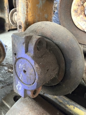 โรลเลอร์รถขุด komatsu pc200-5-6 เก่าญี่ปุ่น ราคา 2,000 บาท โรลเลอร์รถขุด komatsu pc200-5-6 เก่าญี่ปุ่น ราคา 2,000 บาท