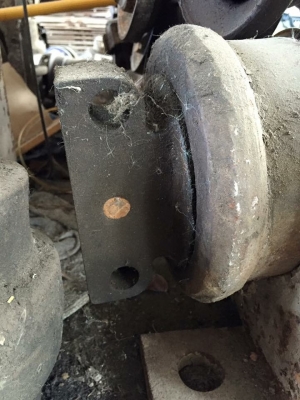 โรลเลอร์รถขุด komatsu pc200-5-6 เก่าญี่ปุ่น ราคา 2,000 บาท โรลเลอร์รถขุด komatsu pc200-5-6 เก่าญี่ปุ่น ราคา 2,000 บาท