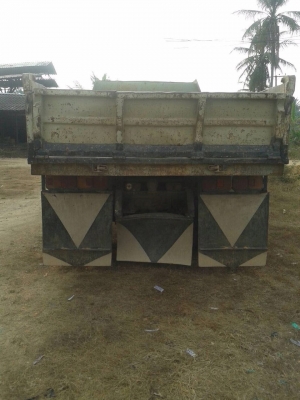 รถฮีโน่  6  ล้อดั้ม FF3H  195 แรงม้า. ปี 37.   สนใจติดต่อ  081 - 6079515