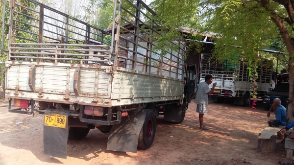 ลดราคาแล้วครับเหลือ360,000ขายรถหกล้อฮีโน่( รถบ้านๆครับ)0872425814