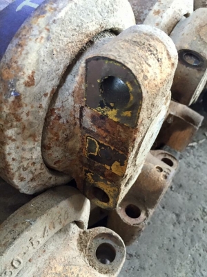 โรลเลอร์รถขุด komatsu pc120-3-5 เก่าเช็คนอกญี่ปุ่น ราคา 2,500 บาท โรลเลอร์รถขุด komatsu pc120-3-5 เก่าเช็คนอกญี่ปุ่น ราคา 2,500 บาท