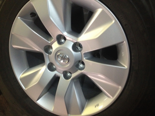 ล้อแม็ก Toyota Revo 17 พร้อมยาง Dunlop 265 65 17 ยางปี 14