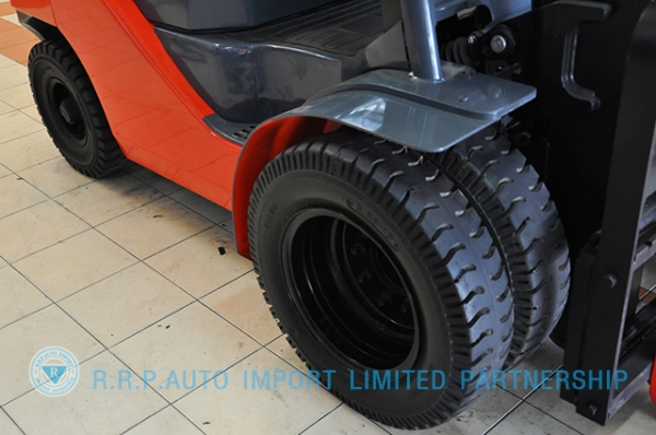 ขายรถโฟล์คลิฟท์มือสอง TOYOTA รุ่น 8FD25-31365 ราคา 485,000 บาท นำเข้าจากประเทศญี่ปุ่น 100\% ไม่เคยใช้งานในไทย