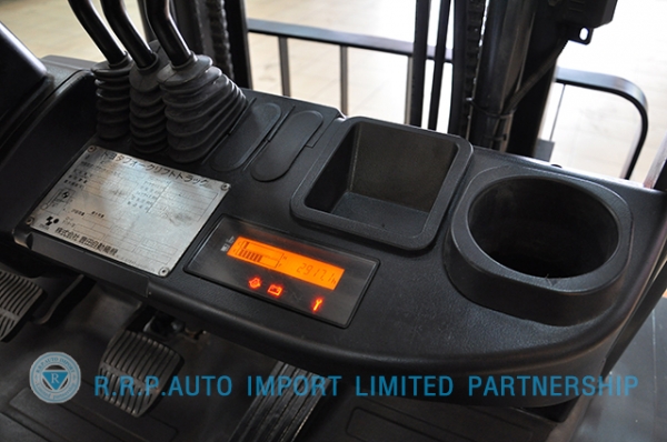 ขายรถโฟล์คลิฟท์มือสอง TOYOTA รุ่น 8FD25-31365 ราคา 485,000 บาท นำเข้าจากประเทศญี่ปุ่น 100\% ไม่เคยใช้งานในไทย