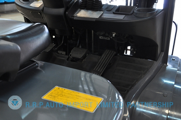 ขายรถโฟล์คลิฟท์มือสอง TOYOTA รุ่น 8FD25-31365 ราคา 485,000 บาท นำเข้าจากประเทศญี่ปุ่น 100\% ไม่เคยใช้งานในไทย