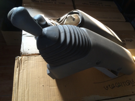 ขายคันเกียร์อีซูซุNKR อันละ 2,000-บาท