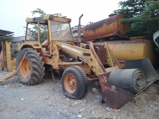 ขาย 105,000 หน้าตักหลังขุด VOLVO 79v6ตามสภาพ อุปกรครบเก่าจอดเช็คนิดหน่อยขายราคาถูก 090-772-3710 090-772-3708