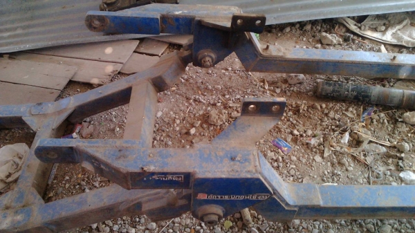 ผานดันหน้าก.เกษตรใส่6610สองเพลา