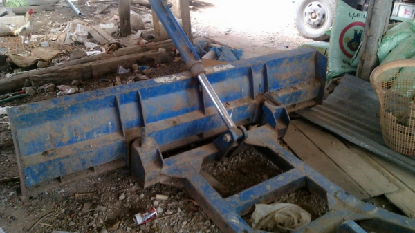 ผานดันหน้าก.เกษตรใส่6610สองเพลา