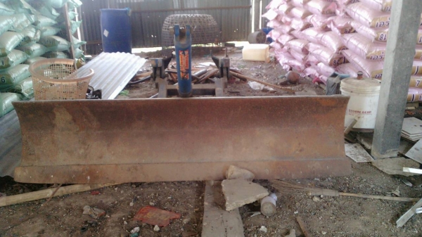 ผานดันหน้าก.เกษตรใส่6610สองเพลา