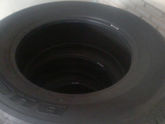 ขายยางวีโก้ 265 65  17 สภาพดอกยาง 90 เปอร์เซน