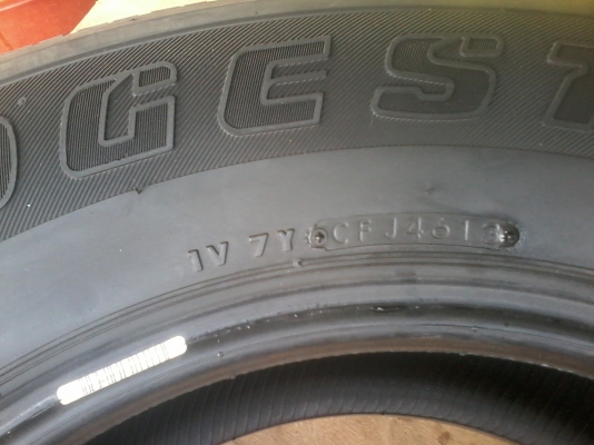 ขายยางวีโก้ 265 65  17 สภาพดอกยาง 90 เปอร์เซน