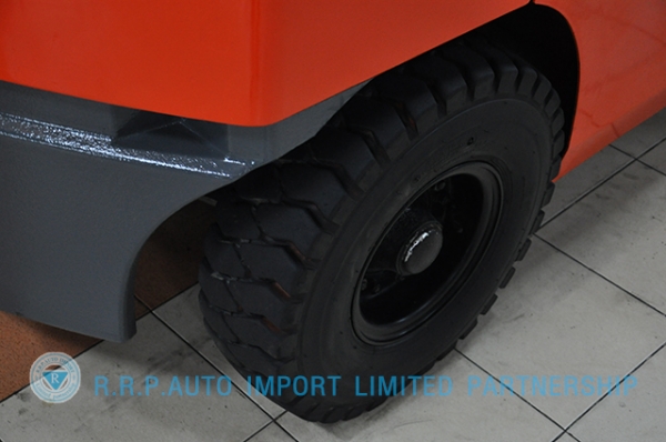 ขายรถโฟล์คลิฟท์มือสอง TOYOTA รุ่น 8FD25-12254 ราคา 520,000 บาท นำเข้าจากประเทศญี่ปุ่น 100\% ไม่เคยใช้งานในไทย