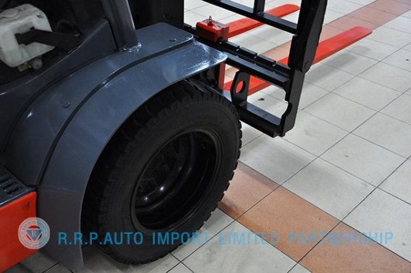 ขายรถโฟล์คลิฟท์มือสอง TOYOTA รุ่น 8FD25-12254 ราคา 520,000 บาท นำเข้าจากประเทศญี่ปุ่น 100\% ไม่เคยใช้งานในไทย