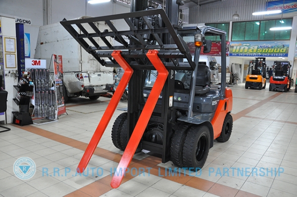 ขายรถโฟล์คลิฟท์มือสอง TOYOTA รุ่น 8FD25-12254 ราคา 520,000 บาท นำเข้าจากประเทศญี่ปุ่น 100\% ไม่เคยใช้งานในไทย