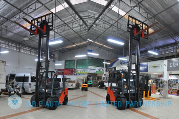 ขายรถโฟล์คลิฟท์มือสอง TOYOTA รุ่น 8FD25-12254 ราคา 520,000 บาท นำเข้าจากประเทศญี่ปุ่น 100\% ไม่เคยใช้งานในไทย