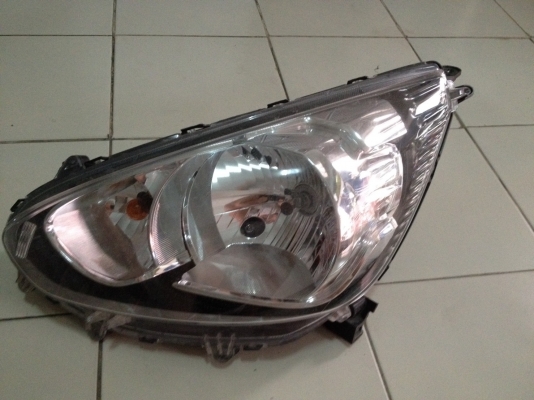 ขายไฟหน้าซ้าย Mitsubishi Mirage