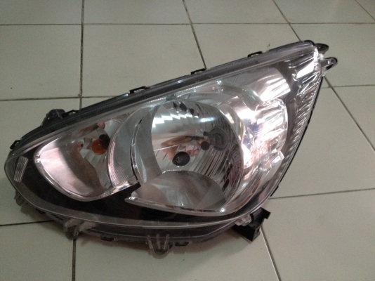 ขายไฟหน้าซ้าย Mitsubishi Mirage ขายไฟหน้าซ้าย Mitsubishi Mirage