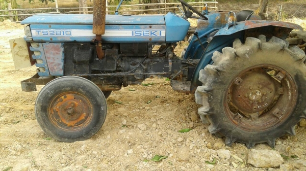 ขายรถไถ อิเซกิ 28 แรง. 1 เพลา. พร้อมอุปกรณ์ 2 ชิ้น ผานพรวน โรตารี่ รถสีไม่สวย แต่เครื่องเกียร์ดี ไม่หอน สนใตโทรสอบถามได้ครับ