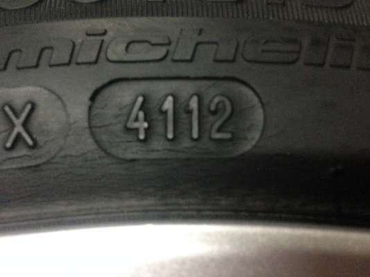 แม็ก ฮอนด้า แจ๊ส ไฮบริด พร้อมยาง 175-65-15 แม็ก ฮอนด้า แจ๊ส ไฮบริด พร้อมยาง 175-65-15