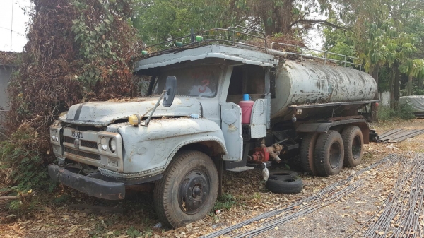 ขาย รถน้ำ 10 ล้อหัวยาว เพลาเดียว ไม่มีทะเบียน เครื่อง EH700 168 แรงม้า เฟืองท้ายใหญ่จัมโบ้ ปั้มน้ำมีครบ ราคาต่อรองได้ครับ