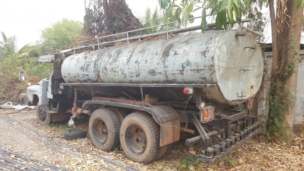 ขาย รถน้ำ 10 ล้อหัวยาว เพลาเดียว ไม่มีทะเบียน เครื่อง EH700 168 แรงม้า เฟืองท้ายใหญ่จัมโบ้ ปั้มน้ำมีครบ ราคาต่อรองได้ครับ