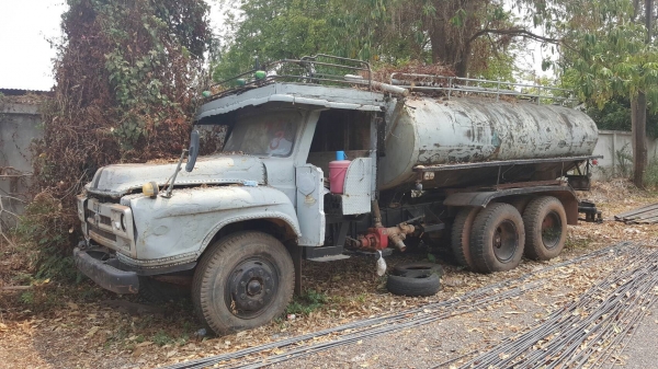 ขาย รถน้ำ 10 ล้อหัวยาว เพลาเดียว ไม่มีทะเบียน เครื่อง EH700 168 แรงม้า เฟืองท้ายใหญ่จัมโบ้ ปั้มน้ำมีครบ ราคาต่อรองได้ครับ