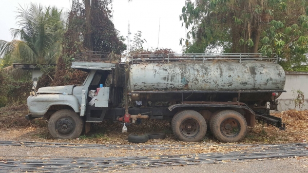 ขาย รถน้ำ 10 ล้อหัวยาว เพลาเดียว ไม่มีทะเบียน เครื่อง EH700 168 แรงม้า เฟืองท้ายใหญ่จัมโบ้ ปั้มน้ำมีครบ ราคาต่อรองได้ครับ