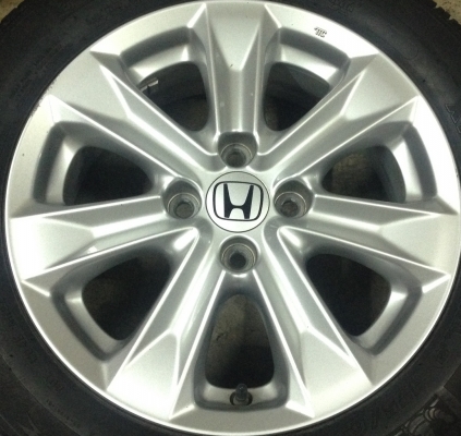 แม็ก Honda Jazz Hybrid พร้อมยาง 175-65-15 ปี 15 แม็ก Honda Jazz Hybrid พร้อมยาง 175-65-15 ปี 15