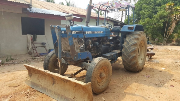 ขาย 290,000 รถไถ FORD 6610 เสื้อลาย เครื่องดีปั้มโรตารี่ รถใช้งานอยู่ประจำ เอกสารเล่มทะเบียนครบ อุปกรณ์มีผานดันหน้า และผาน 6