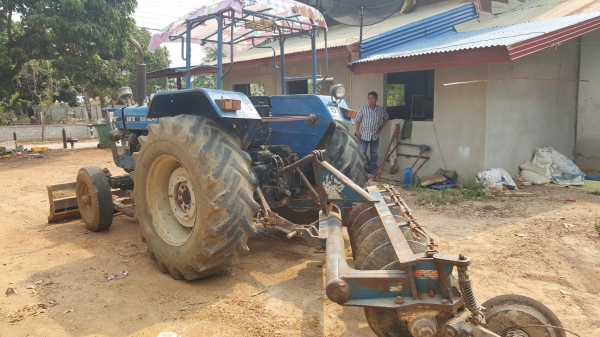 ขาย 290,000 รถไถ FORD 6610 เสื้อลาย เครื่องดีปั้มโรตารี่ รถใช้งานอยู่ประจำ เอกสารเล่มทะเบียนครบ อุปกรณ์มีผานดันหน้า และผาน 6 ขาย 290,000 รถไถ FORD 6610 เสื้อลาย เครื่องดีปั้มโรตารี่ รถใช้งานอยู่ประจำ เอกสารเล่มทะเบียนครบ อุปกรณ์มีผานดันหน้า และผาน 6