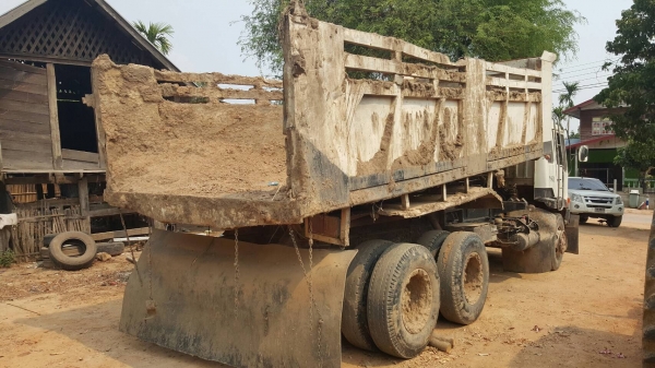 ขาย 10 ล้อดั้ม ไอ้หลงเทอร์โบ FN527M-TF4055 เครื่องเดิม 6D16 220 แรงม้า เกียร์ 10 สปีดเสื้อลาย คัสซีสวยตลอดเส้น รถใช้งานอยู่ เอกสารเล่มทะเบียนครบพร้อมโอน ราคาต่อรองได้ ขาย 10 ล้อดั้ม ไอ้หลงเทอร์โบ FN527M-TF4055 เครื่องเดิม 6D16 220 แรงม้า เกียร์ 10 สปีดเสื้อลาย คัสซีสวยตลอดเส้น รถใช้งานอยู่ เอกสารเล่มทะเบียนครบพร้อมโอน ราคาต่อรองได้